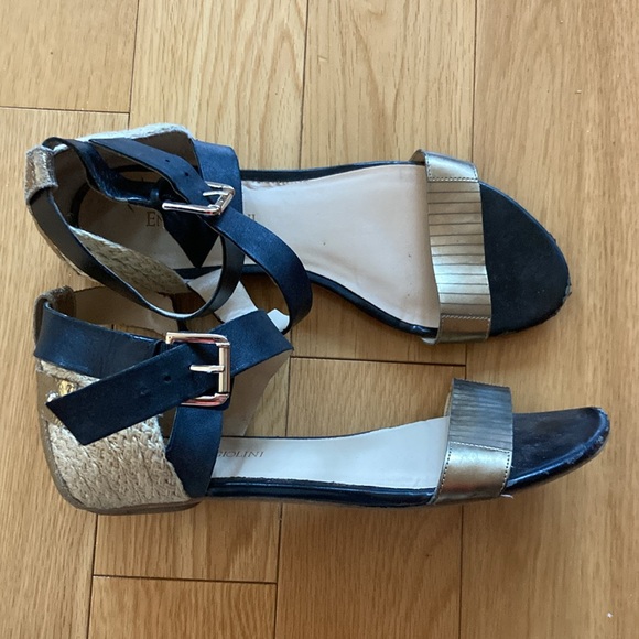 Cute Strap Gold Sandals - Picture 2 of 3